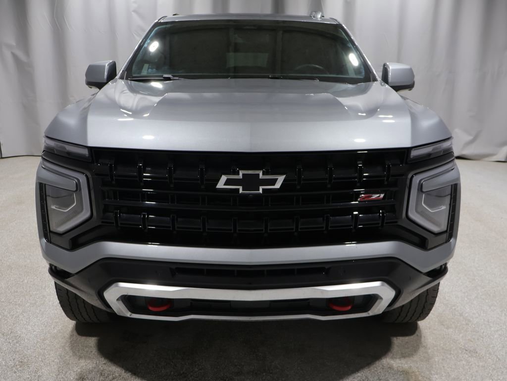 Used 2025 Chevrolet Suburban Z71 image 8