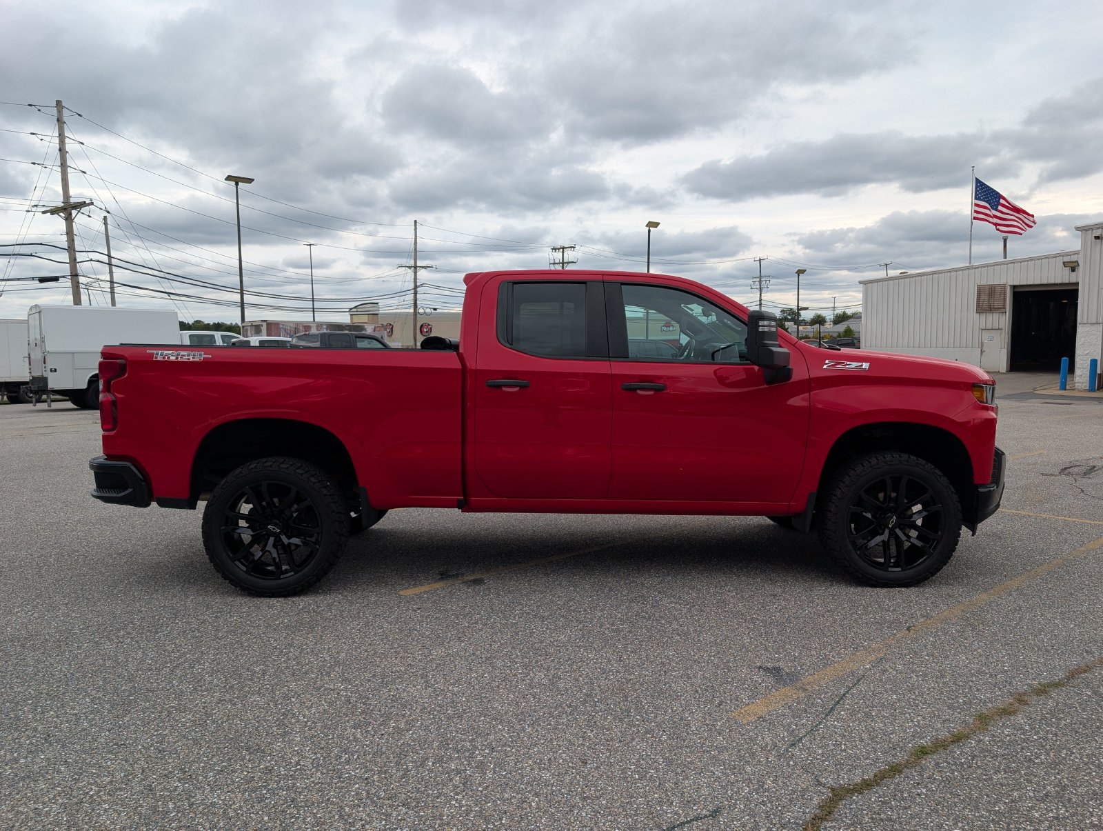 Used 2020 Chevrolet Silverado 1500 Custom Trail Boss w/ Custom Convenience Package AWD/4WD image 2