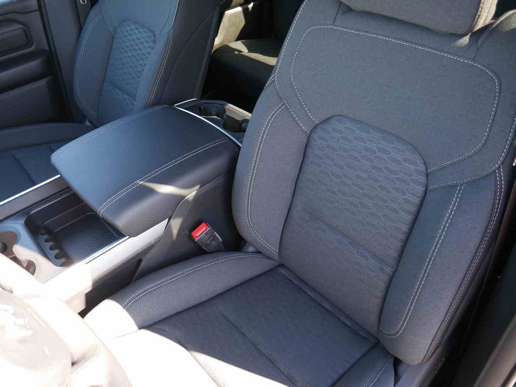 New 2026 RAM 1500 Express AWD/4WD image 29