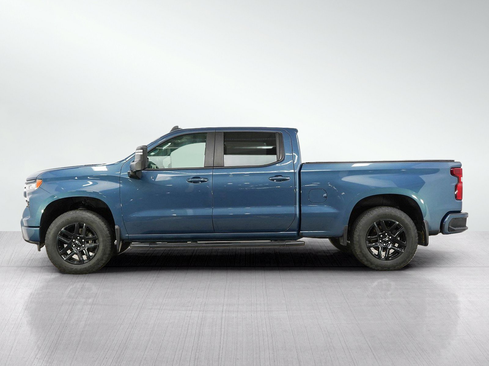 Used 2024 Chevrolet Silverado 1500 RST w/ Convenience Package II AWD/4WD image 2