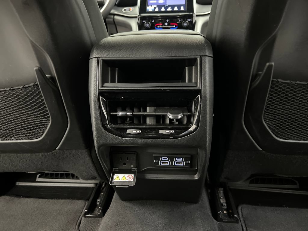 Used 2024 Jeep Grand Cherokee Altitude RWD image 24
