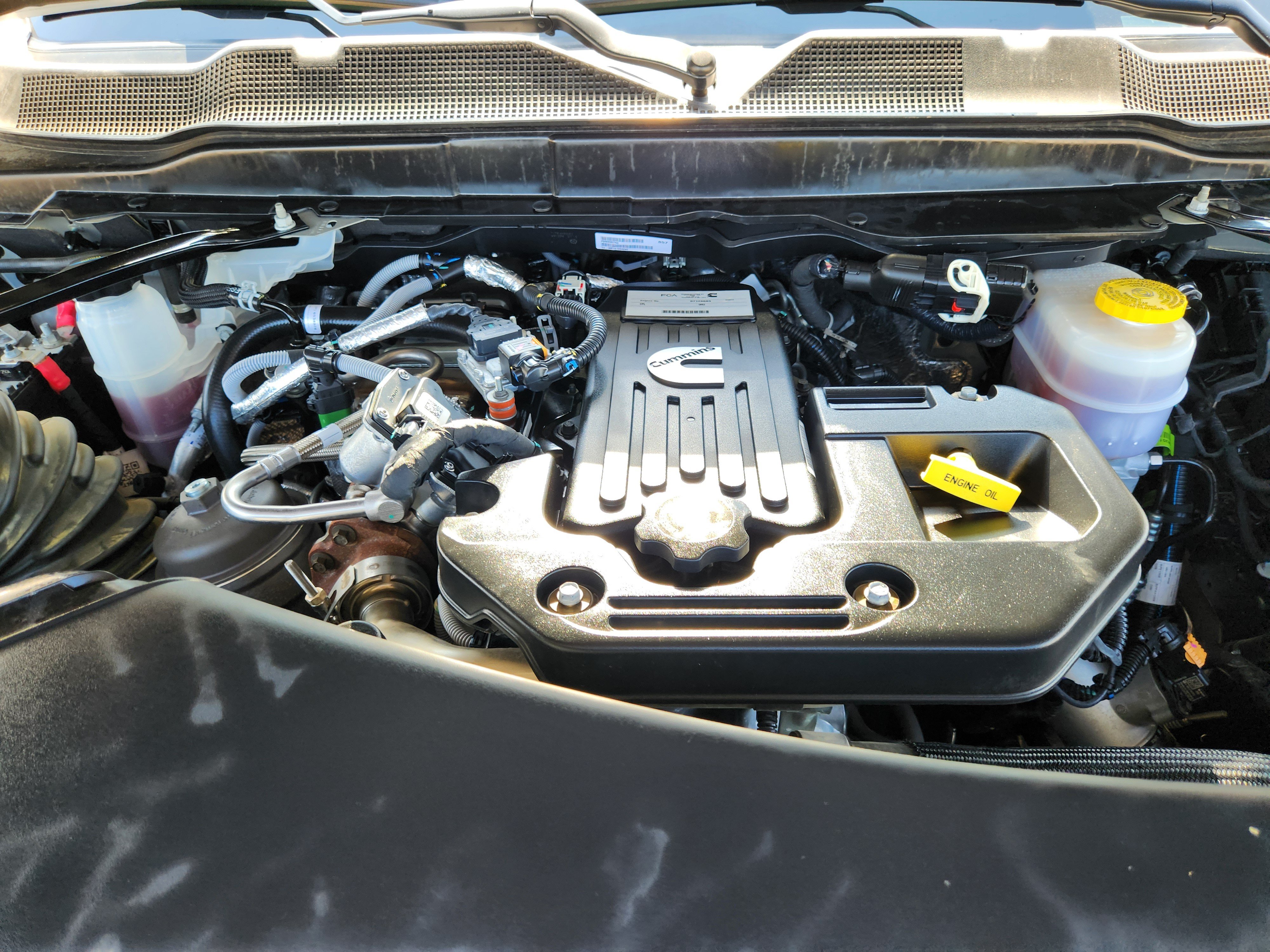 Used 2025 RAM 3500 Limited AWD/4WD image 32
