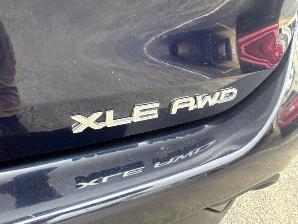 Used 2021 Toyota Highlander XLE AWD/4WD image 53