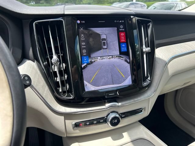 Used 2025 Volvo XC60 B5 Plus w/ Protection Package Premier AWD/4WD image 25