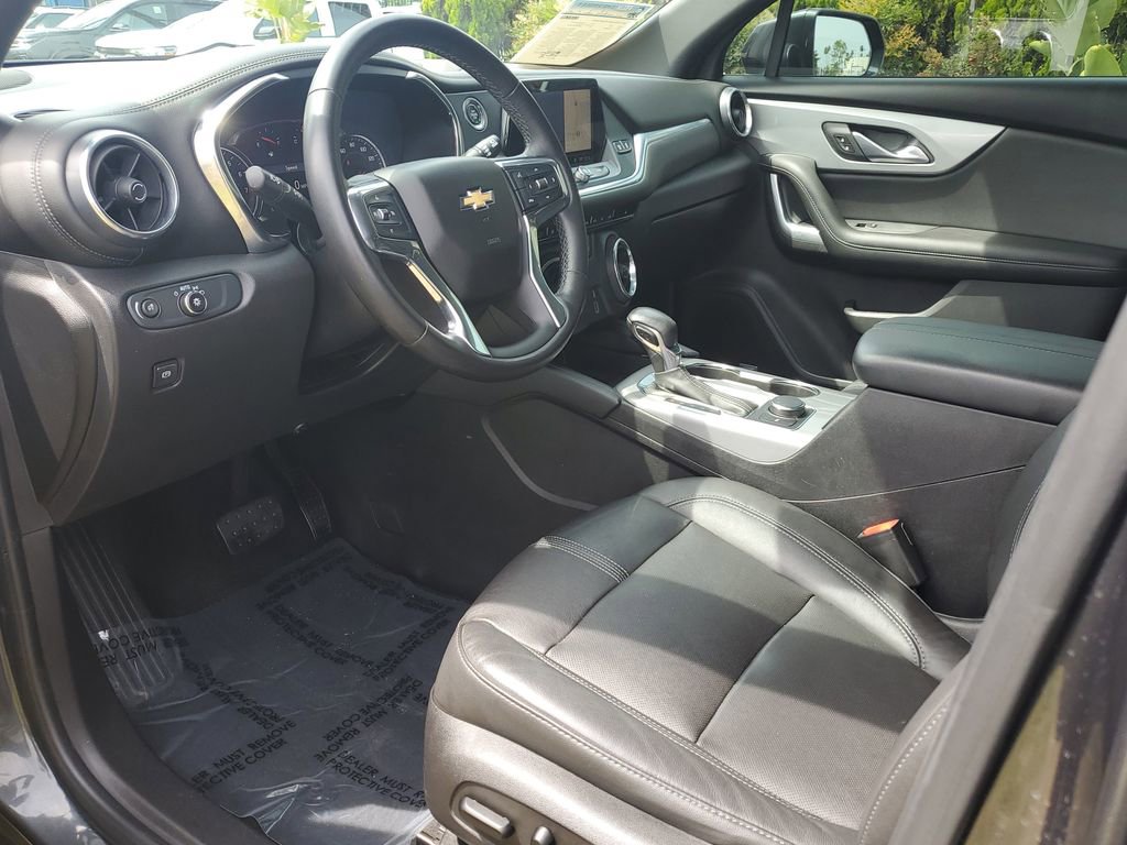 Used 2019 Chevrolet Blazer LT w/ Sound & Technology Package FWD image 17