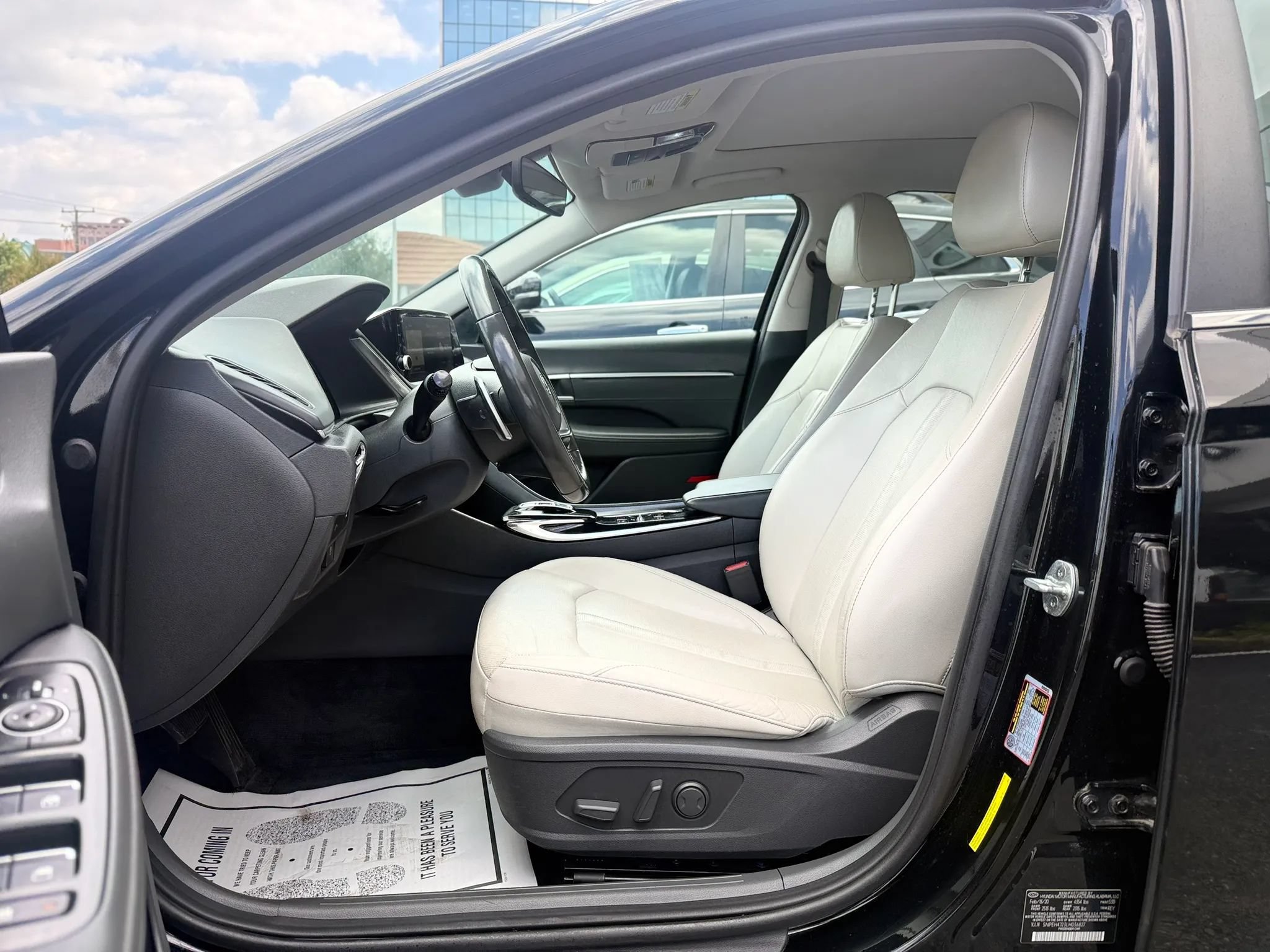 Used 2020 Hyundai Sonata Limited w/ Cargo Package FWD image 10