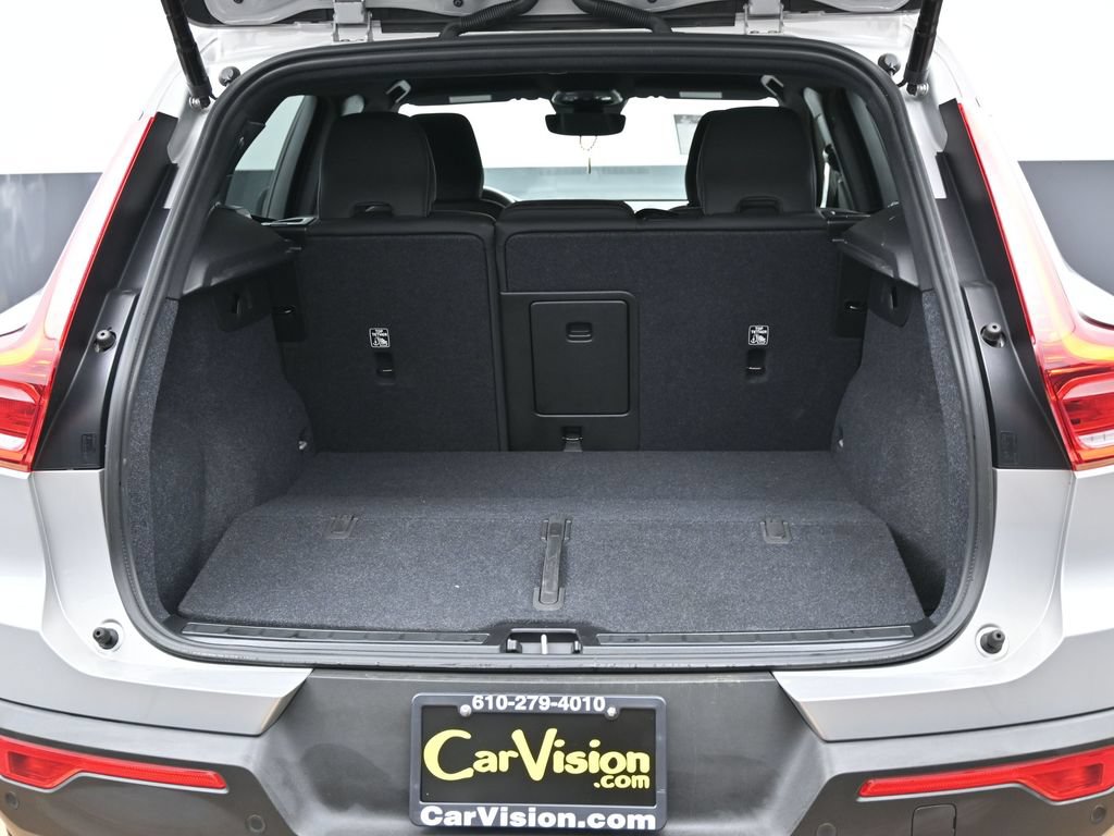 Used 2025 Volvo EX40 Core AWD/4WD image 52