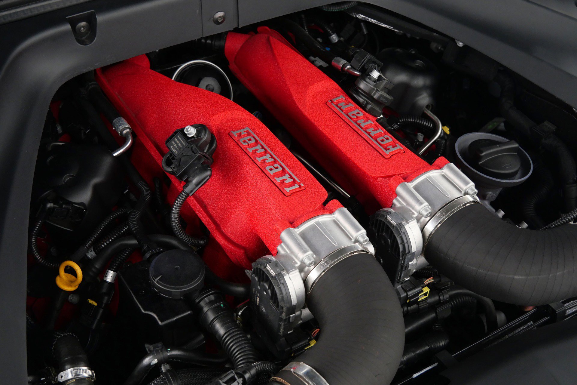 Used 2015 Ferrari California T RWD image 53