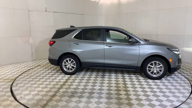 Used 2024 Chevrolet Equinox LT w/ LPO, Floor Liner Package FWD image 4