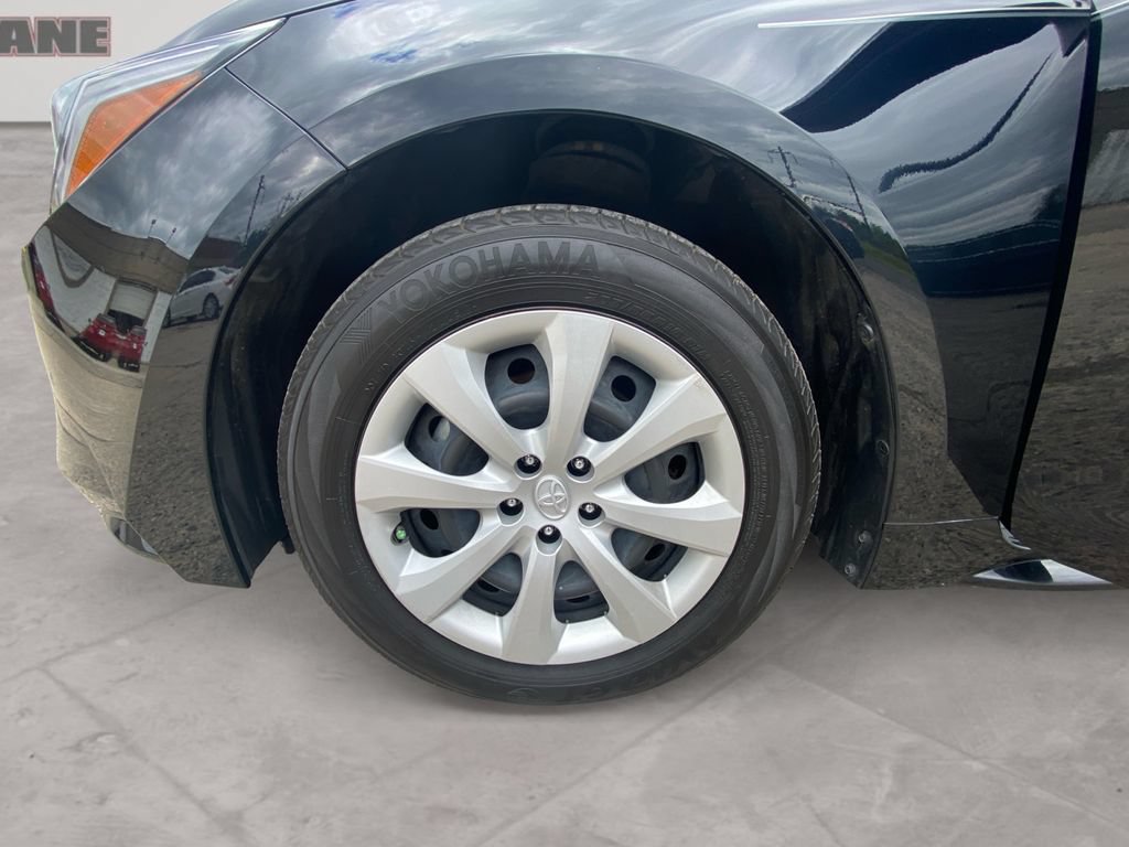 Used 2025 Toyota Corolla LE FWD image 14