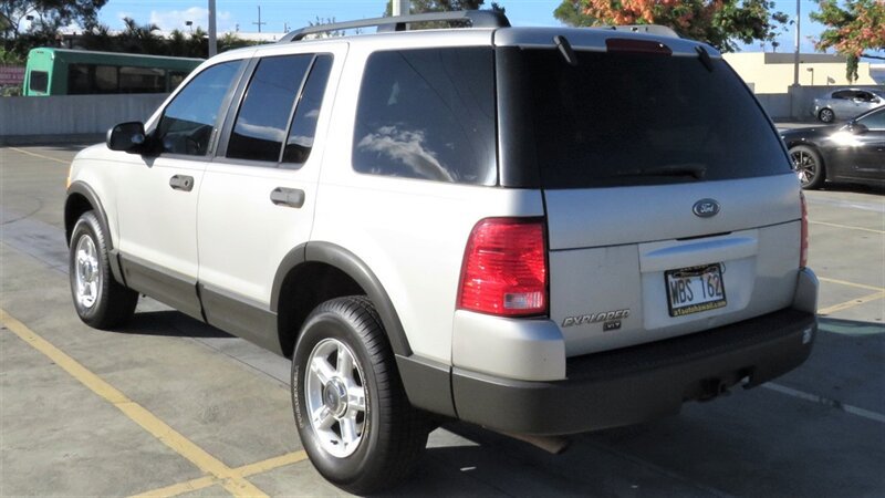 Used 2003 Ford Explorer XLT AWD/4WD image 3