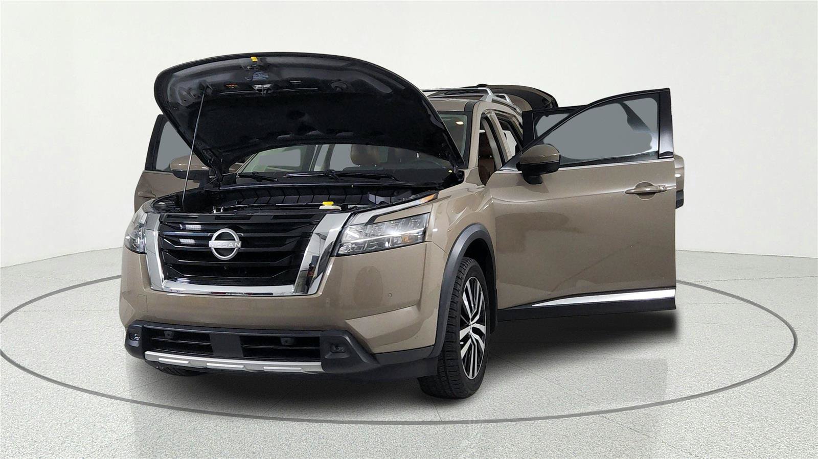 Used 2023 Nissan Pathfinder Platinum w/ Cargo Package FWD image 8