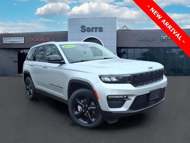 Used 2023 Jeep Grand Cherokee Limited w/ Black Appearance Package AWD/4WD image 1