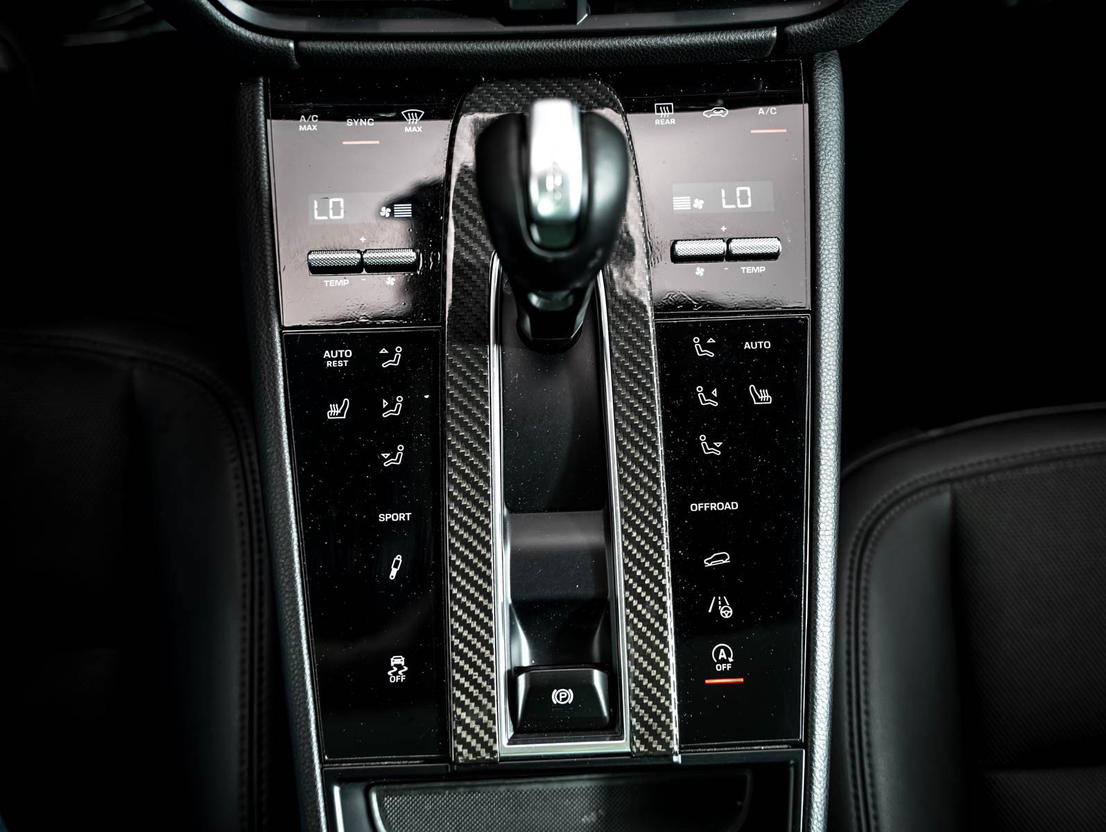 Certified 2023 Porsche Macan S AWD/4WD image 20