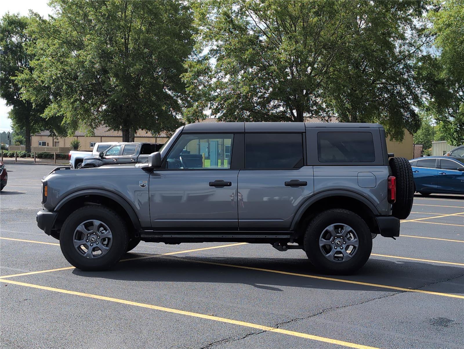 Used 2025 Ford Bronco Big Bend AWD/4WD image 2