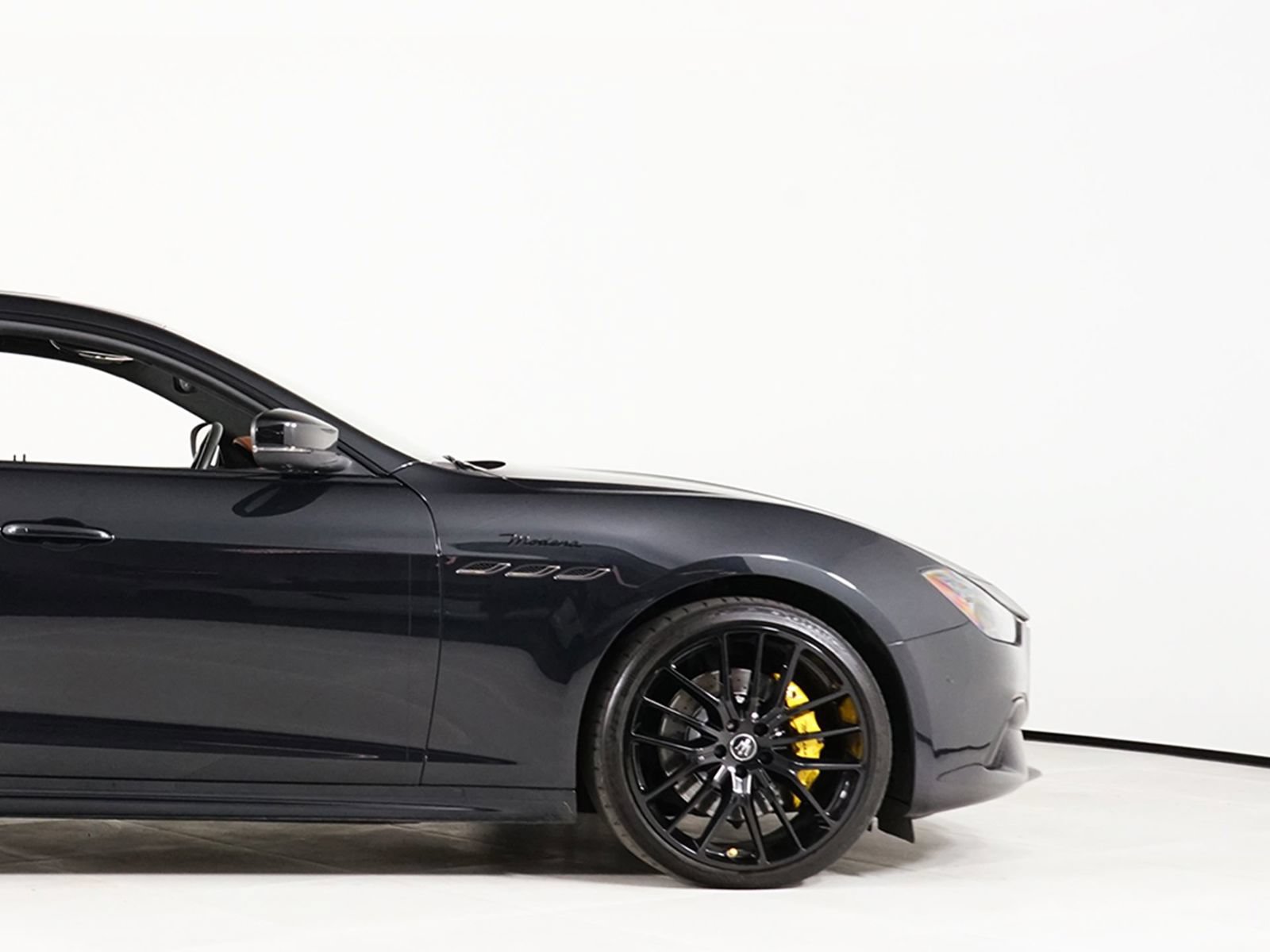 Used 2023 Maserati Ghibli Modena Q4 AWD/4WD image 15
