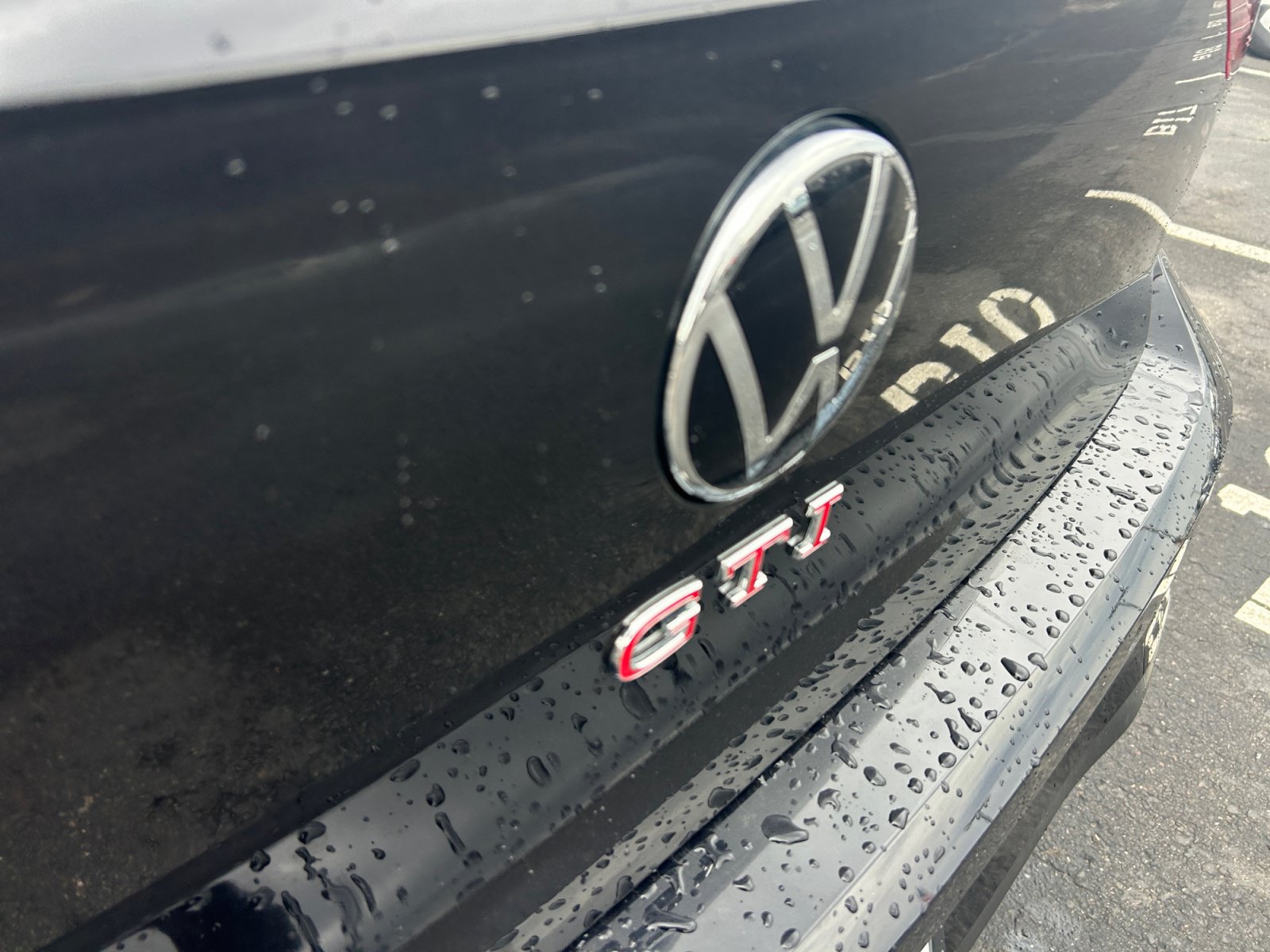 Used 2022 Volkswagen GTI SE FWD image 23