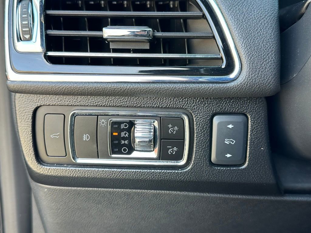 Used 2024 Lincoln Navigator L 4WD image 35