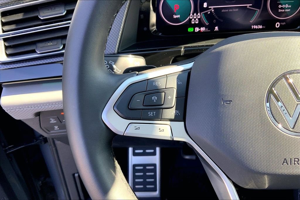 Certified 2025 Volkswagen Atlas Peak Edition SE AWD/4WD image 18
