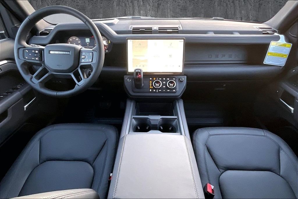 New 2026 Land Rover Defender 130 X-Dynamic SE image 5