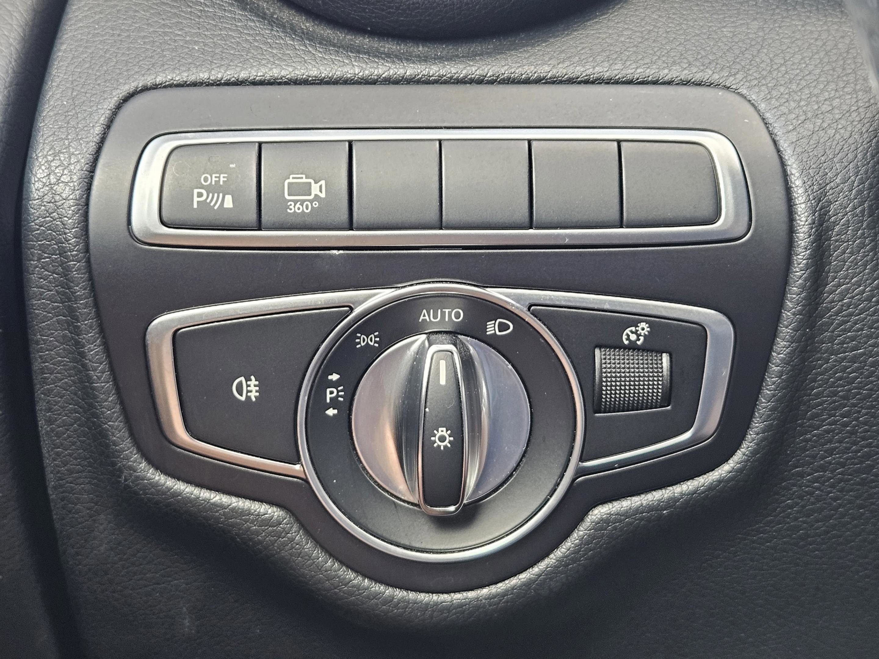 Used 2019 Mercedes-Benz GLC 300 4MATIC Coupe image 17