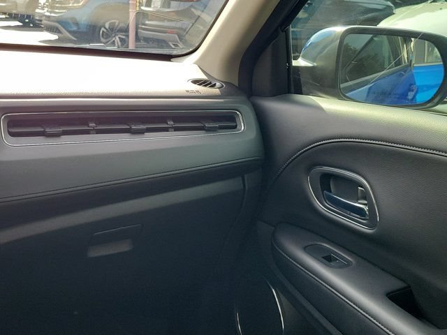 Certified 2021 Honda HR-V EX-L image 4