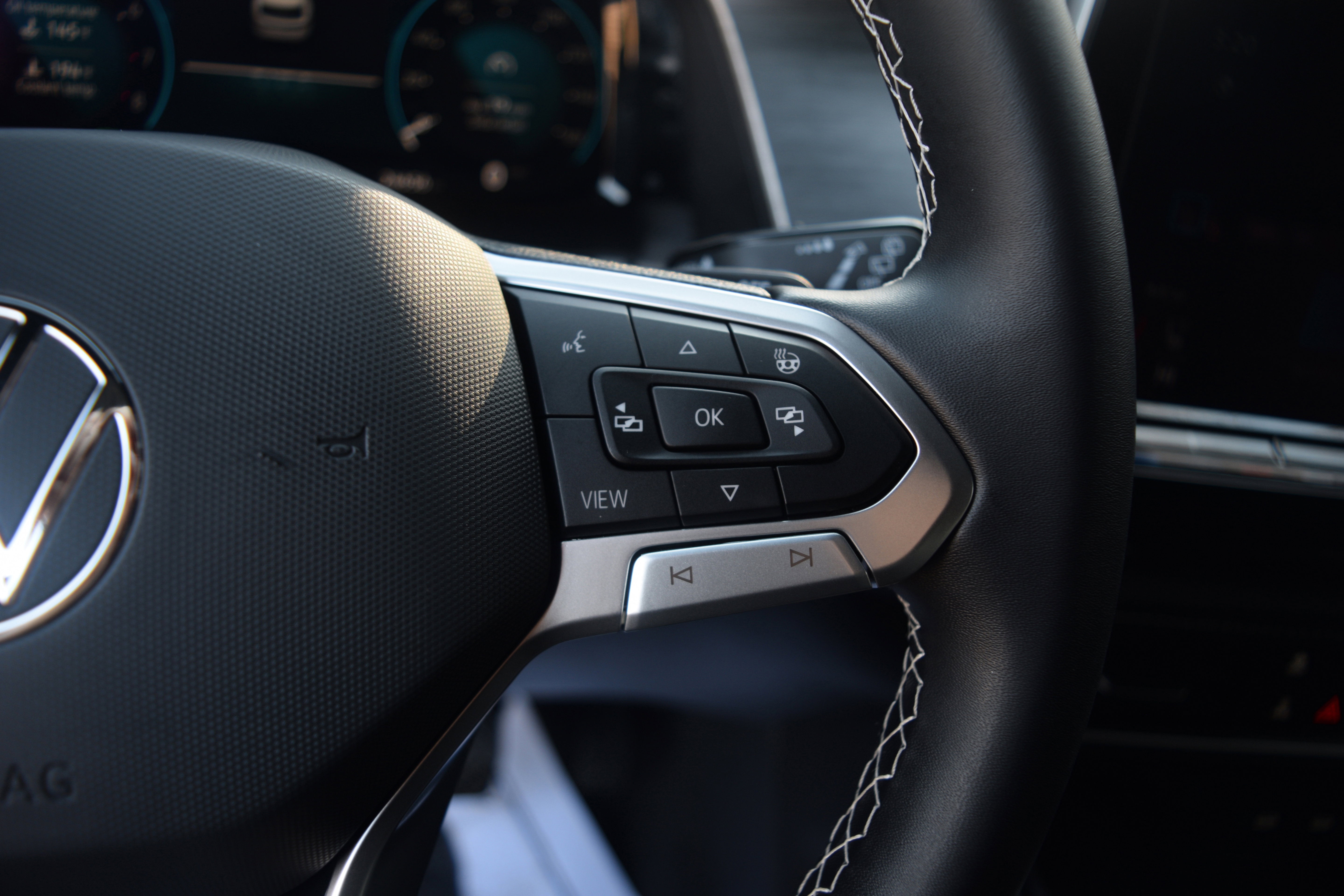 Used 2024 Volkswagen Atlas Cross Sport SE image 5