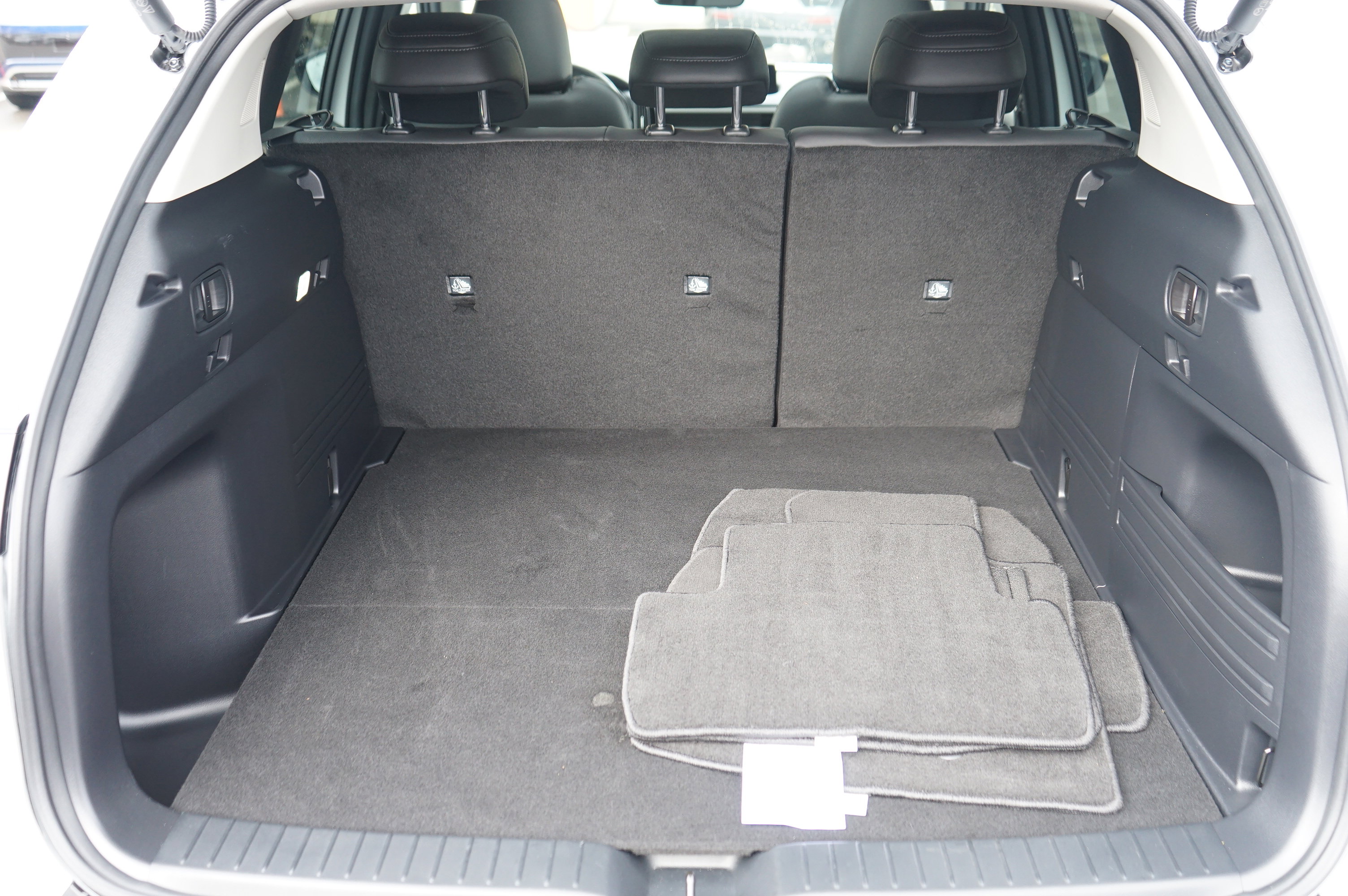 Certified 2025 MAZDA CX-50 AWD 2.5 Hybrid w/ Premium Pkg image 11