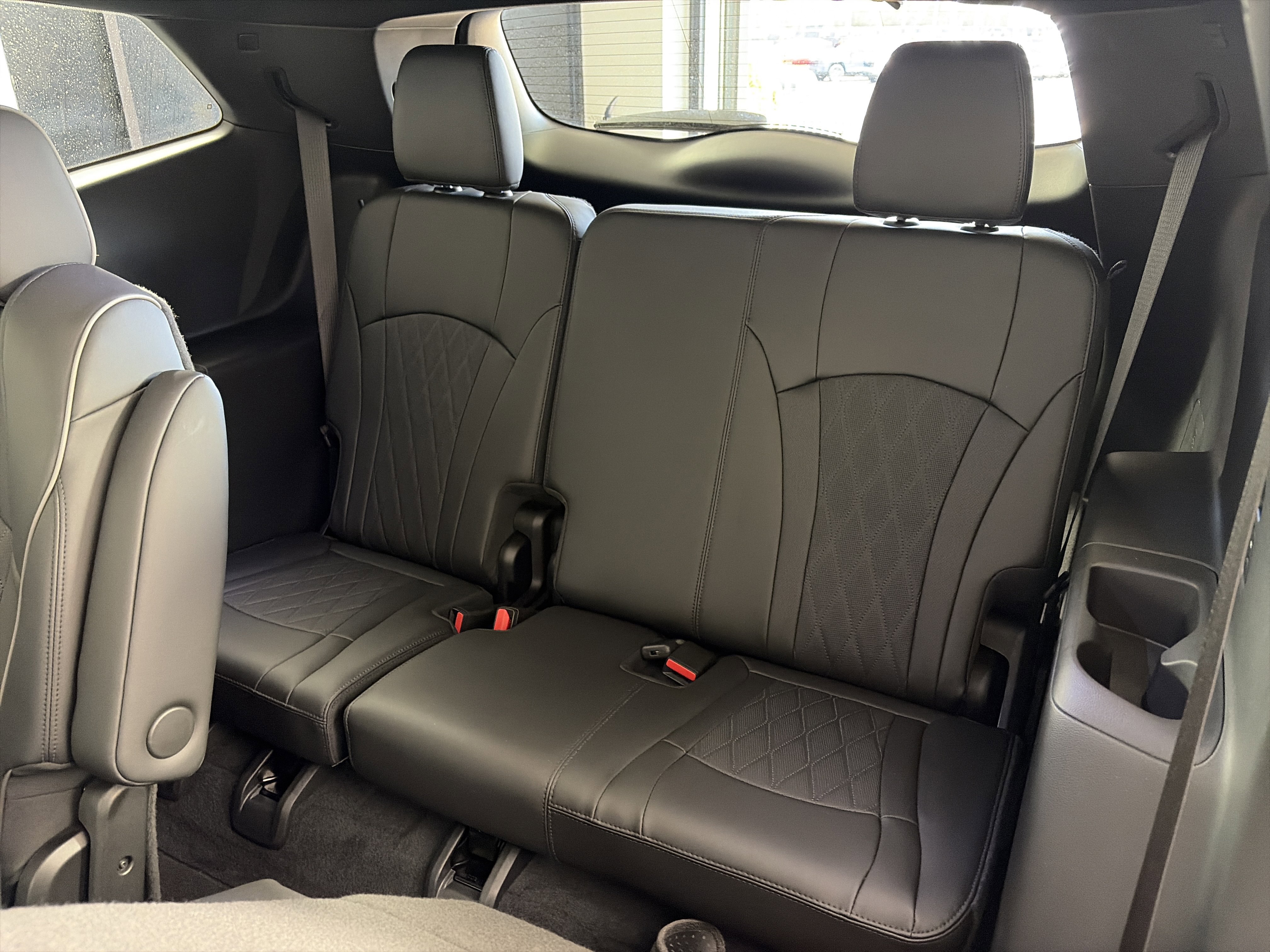Used 2022 Buick Enclave Avenir w/ Avenir Technology Package AWD/4WD image 11