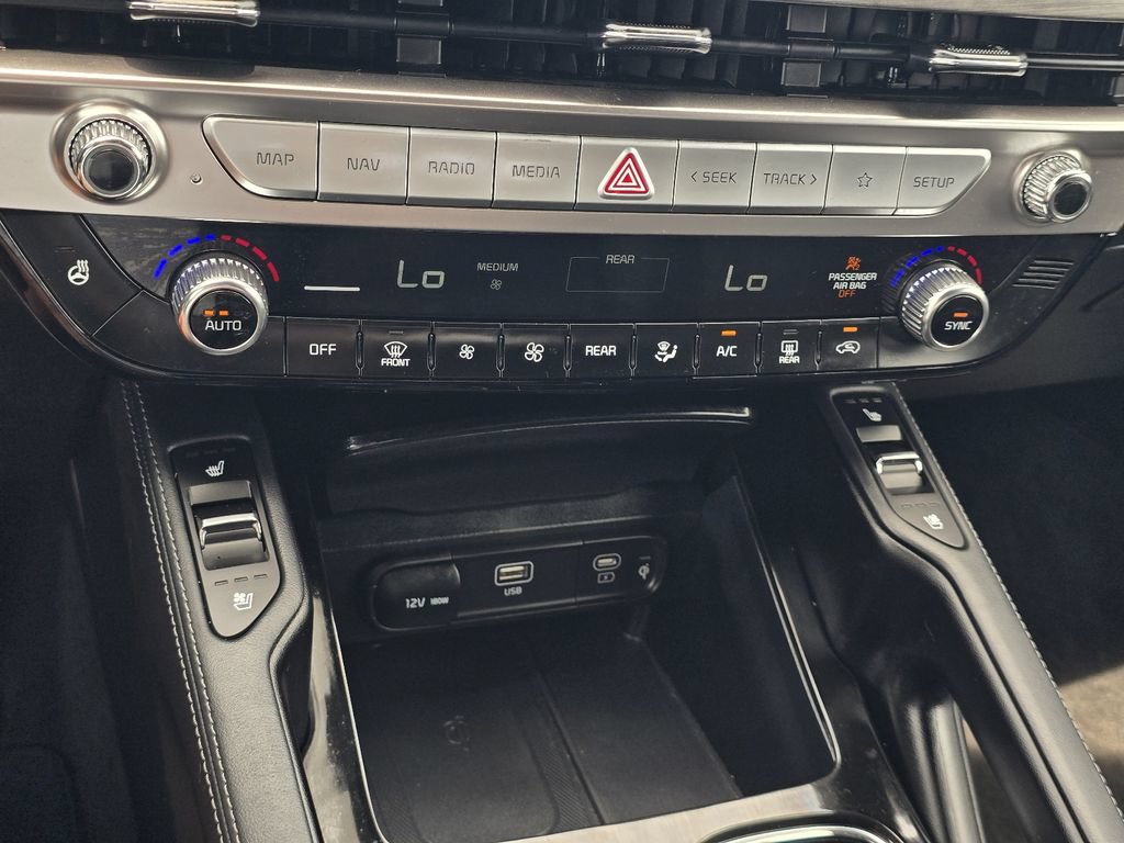 Used 2025 Kia Telluride AWD image 21
