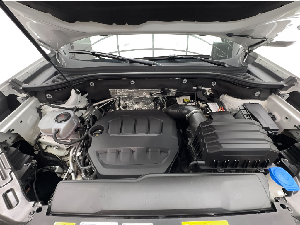 Used 2024 Volkswagen Atlas Cross Sport SE FWD image 19