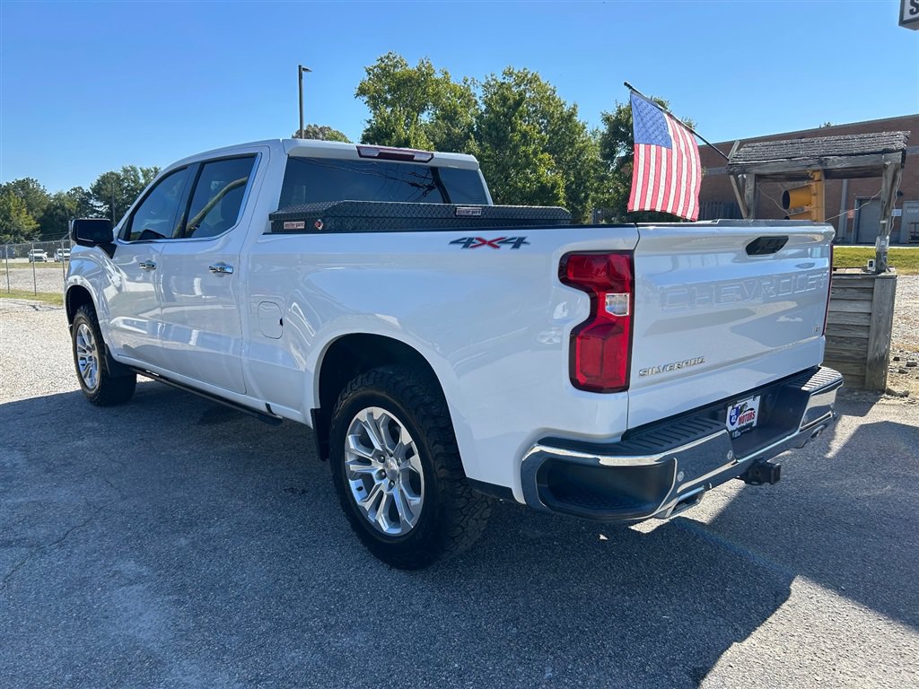 Used 2023 Chevrolet Silverado 1500 LTZ AWD/4WD image 3