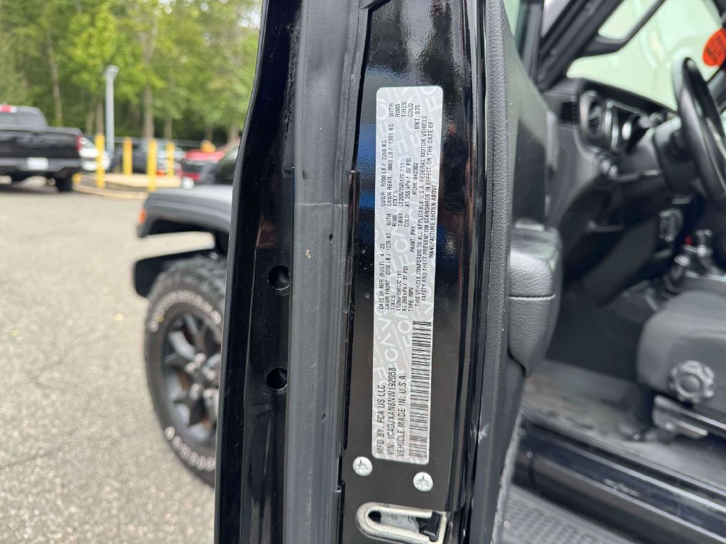 Used 2022 Jeep Wrangler Sport AWD/4WD image 32