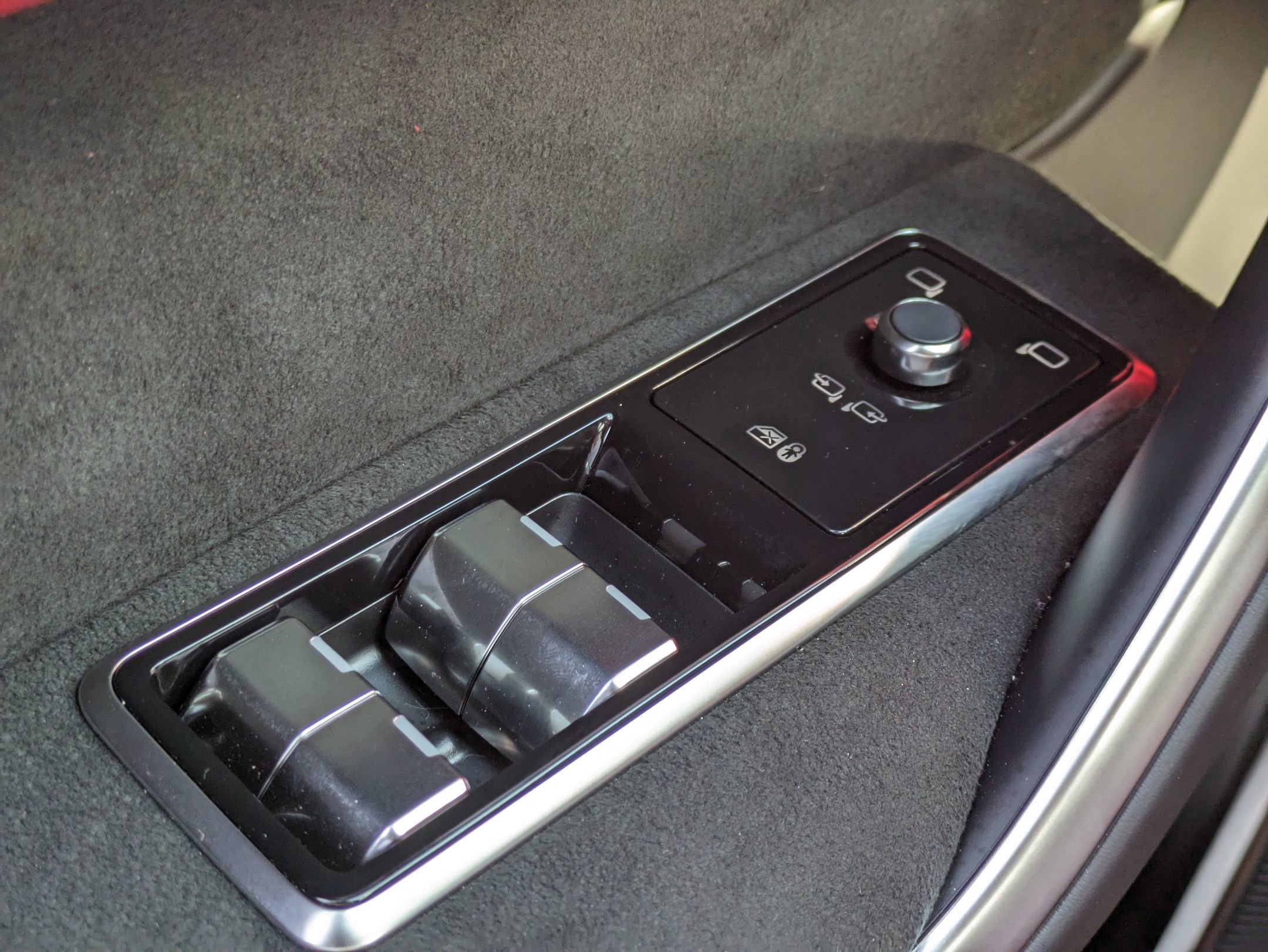 New 2026 Jaguar F-PACE SVR 575 Edition image 21