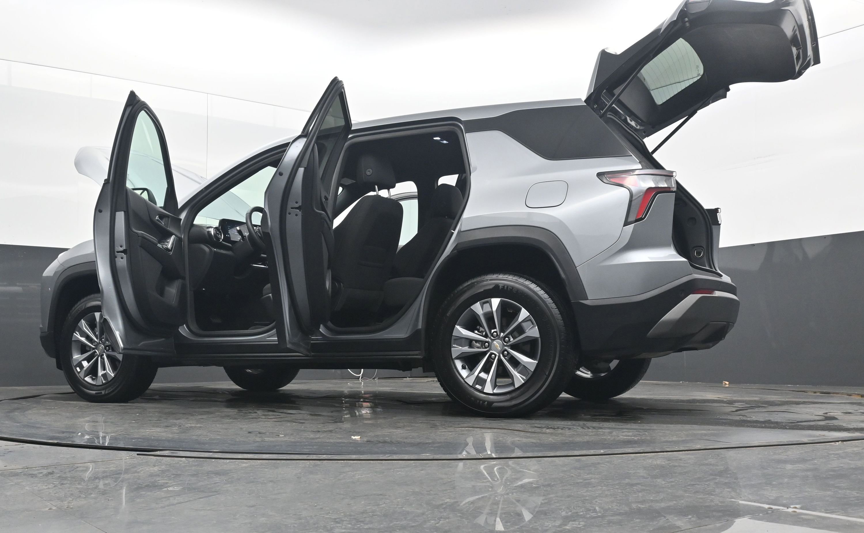 Used 2025 Chevrolet Equinox LT image 42