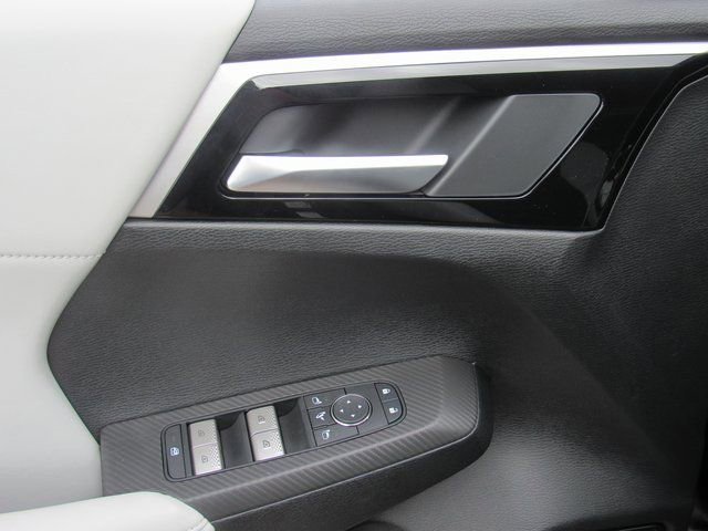 New 2025 Mitsubishi Outlander SE image 12