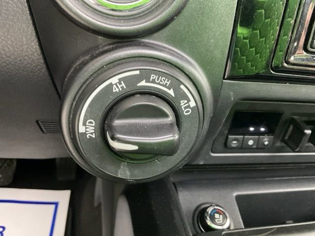 Used 2021 Nissan Titan PRO-4X w/ Pro-4x Convenience Package image 34
