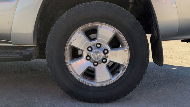 Used 2004 Toyota 4Runner SR5 image 5