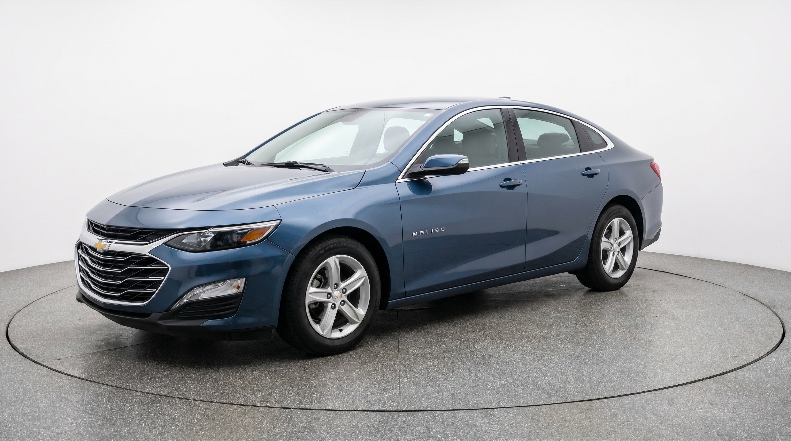 Used 2024 Chevrolet Malibu LT FWD image 3