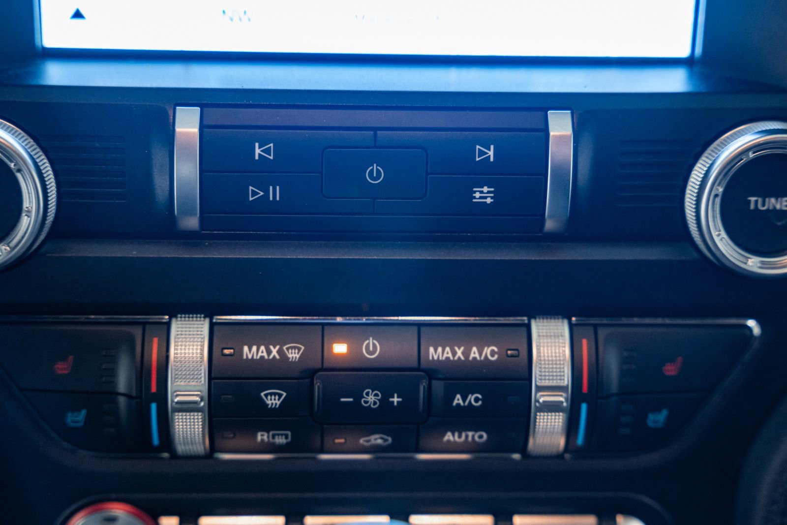 Used 2019 Ford Mustang Premium w/ Ecoboost Performance Package image 30