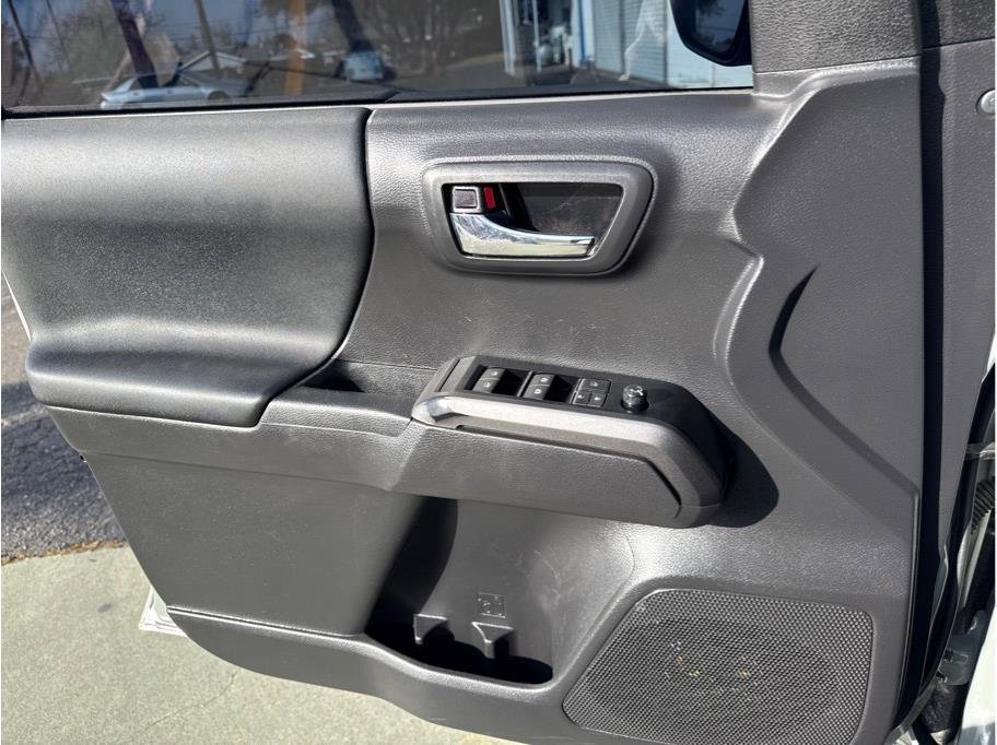 Used 2023 Toyota Tacoma TRD Sport image 33