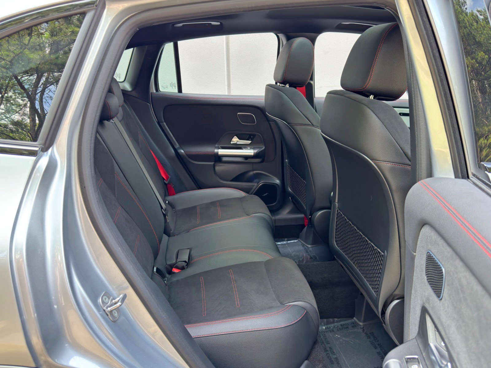 Used 2025 Mercedes-Benz GLA 35 AMG 4MATIC w/ Exclusive Trim Package image 45