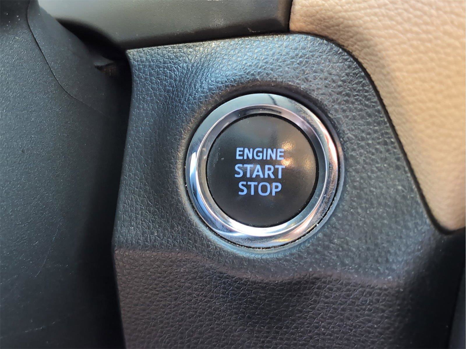 Used 2020 Toyota RAV4 XLE w/ Convenience Package image 22