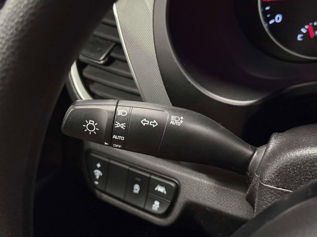 Used 2023 Kia Seltos LX image 19