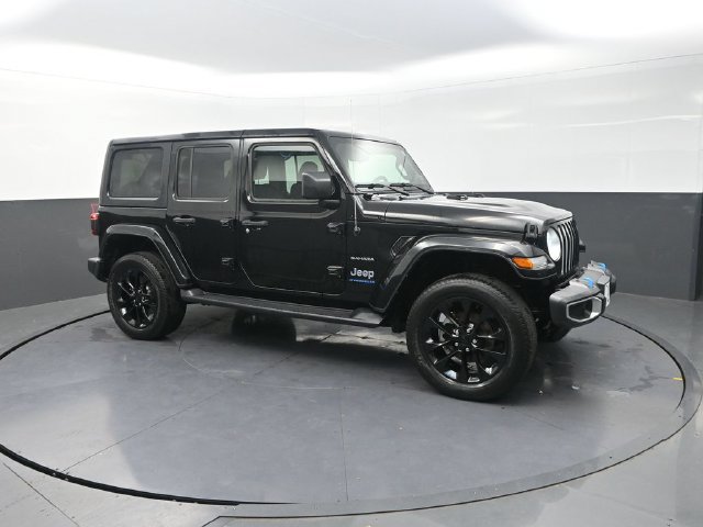 Used 2023 Jeep Wrangler Unlimited Sahara w/ Cold Weather Group AWD/4WD image 11