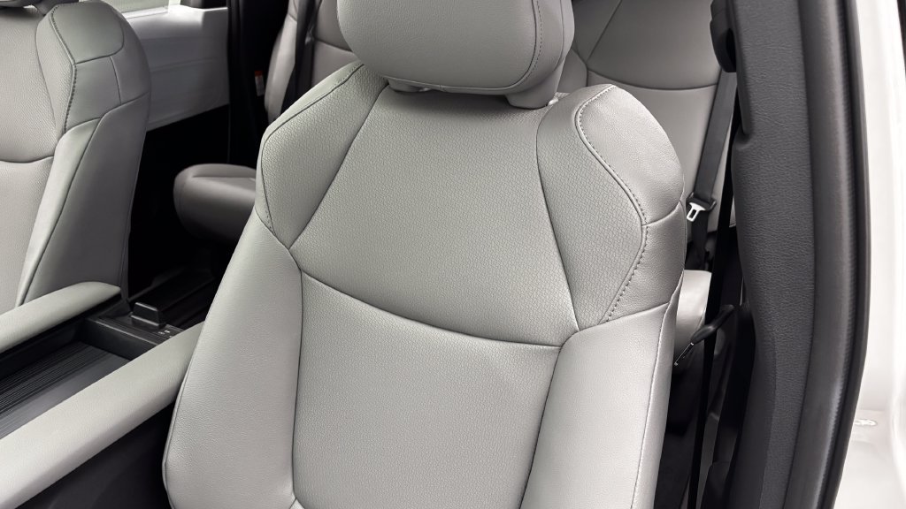 Certified 2026 Toyota Sienna XLE FWD image 17