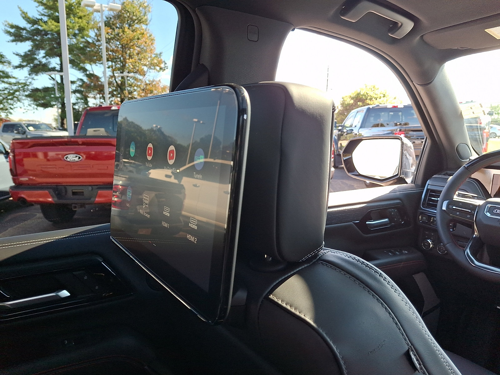 Used 2026 GMC Yukon AT4 Ultimate w/ LPO, Floor Liner Package AWD/4WD image 12