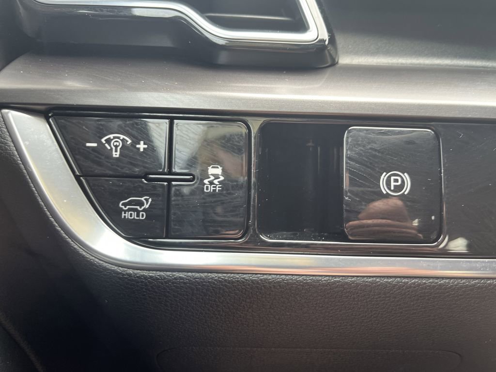 Used 2025 Kia Sportage EX w/ Premium Package image 21