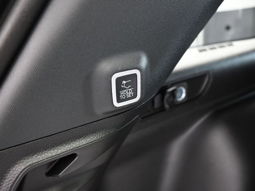 New 2025 Jeep Grand Cherokee Altitude image 35