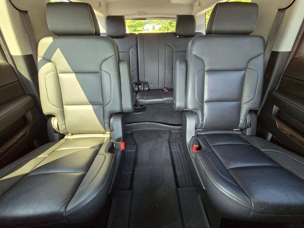 Used 2020 Chevrolet Suburban LT RWD image 42